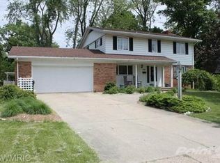 1919 Langley Ave, Saint Joseph, MI 49085