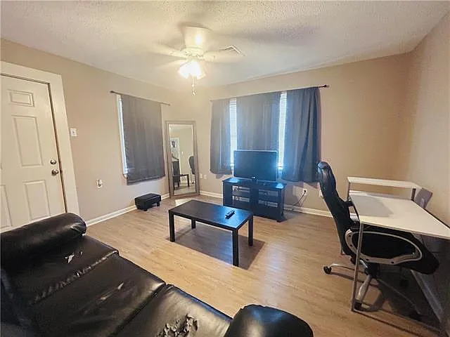442 Westwood Dr — Photo 5