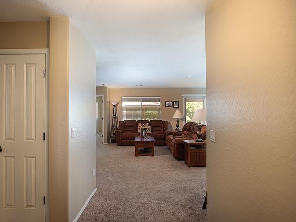 4th image of 34 S Seville Ln