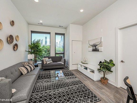 4th image of 853 N Larrabee St #3bb3994fc
