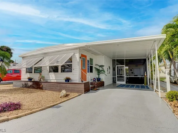 5554 Sir Walter Way, North Fort Myers, FL 33917