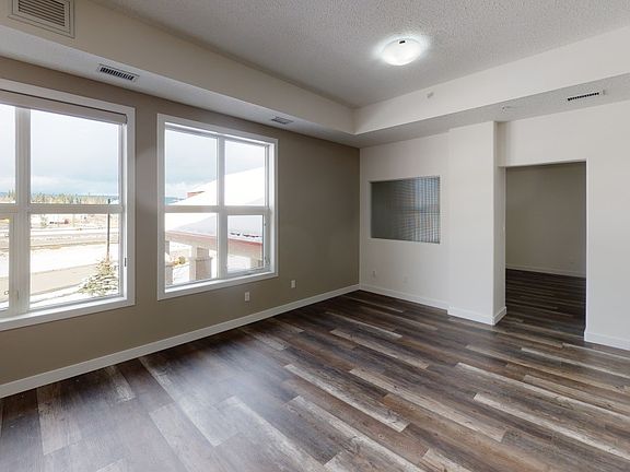 2nd image of 439 Makenny St #204