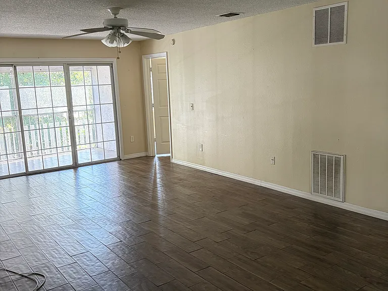 4210 Clubside Dr — Photo 7