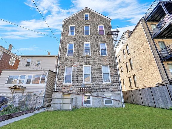 3rd image of 1634 W 21st St