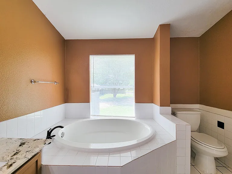 20284 Forest Woods Ln — Photo 27