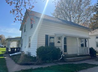 217 E Mason St, Lena, IL 61048