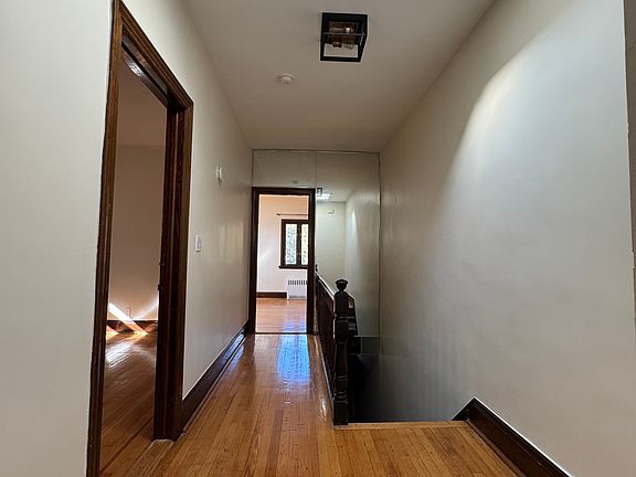 4th image of 3171 30th St
