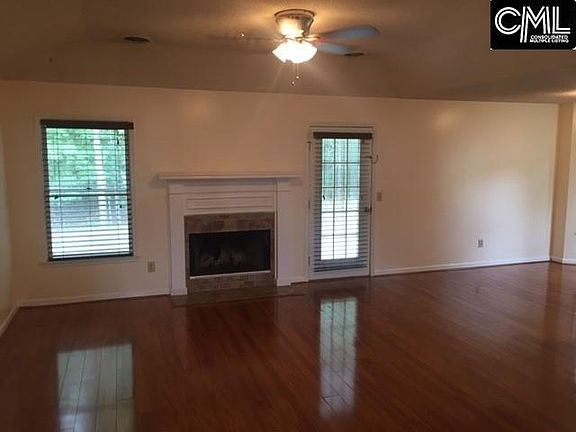 3rd image of 830 Green Springs Dr