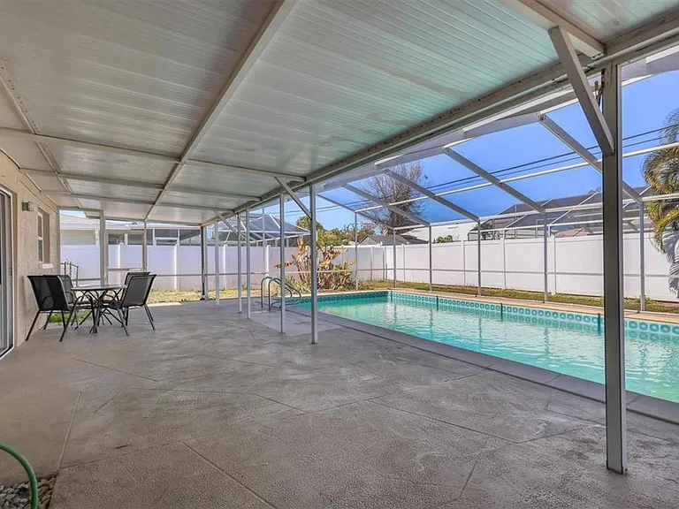 3425 Fairview Dr — Photo 34