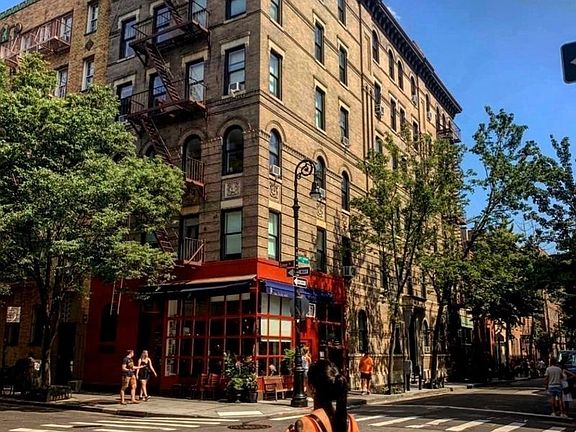 3rd image of 90 Bedford St APT 2A