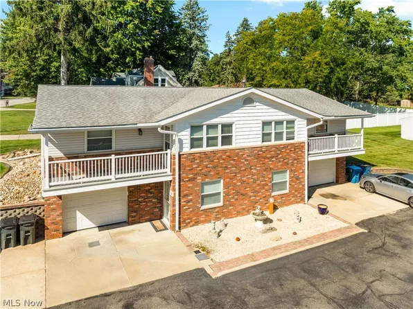 119 & 121 Swartz Rd, Akron, OH 44319