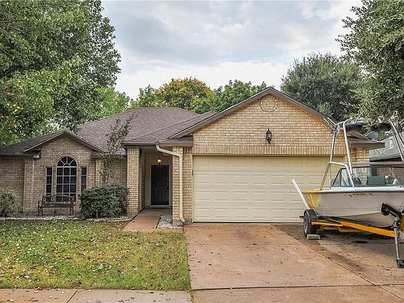 2nd image of 4953 Oak Hollow Dr