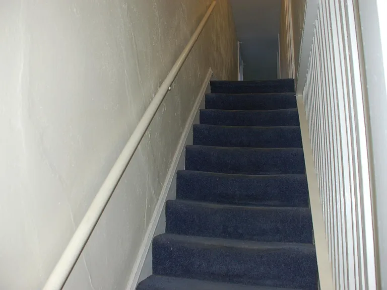 1st. to 2nd. floor stairs