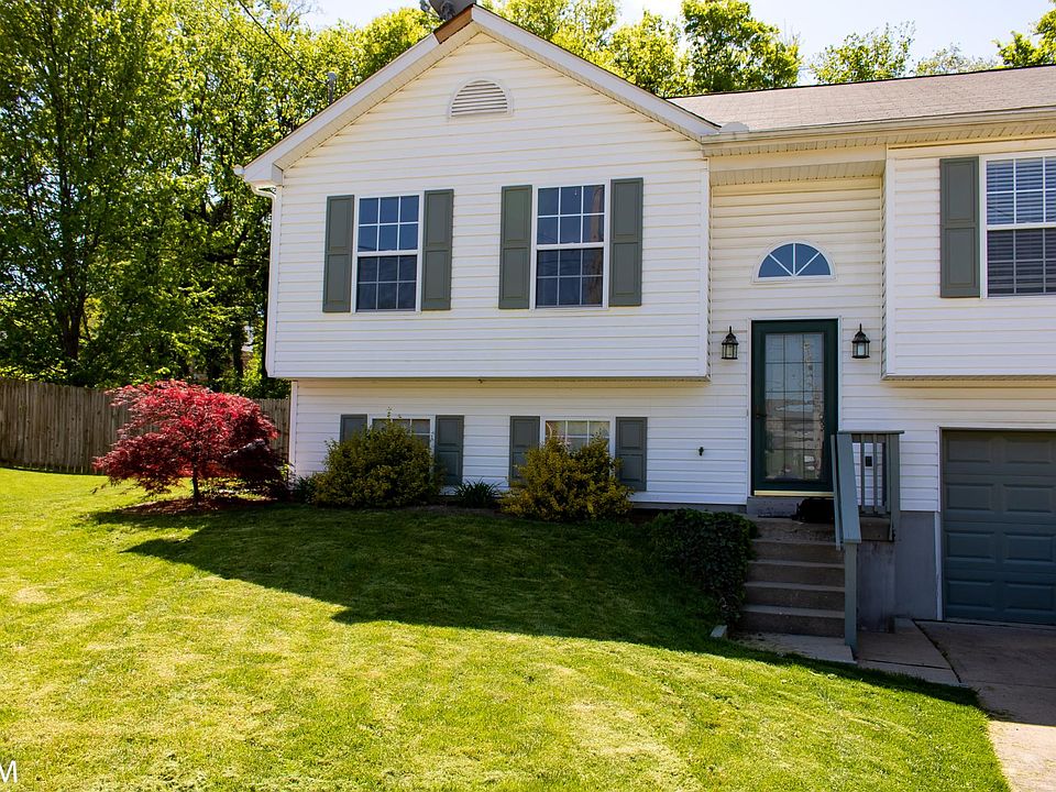 1st image of 140 Mollie Ct