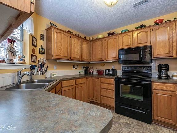4th image of 41 Tewkesbury Circle Dr