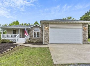 200 Old Meadow Ln, Branson, MO 65616