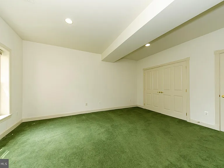 9005 Edgepark Rd — Photo 34