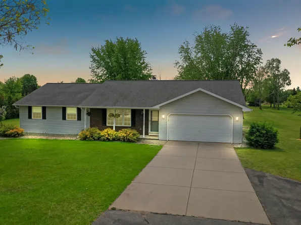 8291 Winddancer Dr, Pulaski, WI 54162