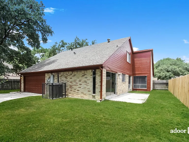 10215 Golden Meadow Dr — Photo 15