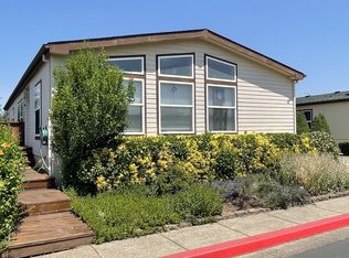 1000 S McKern Ct #4, Newberg, OR 97132