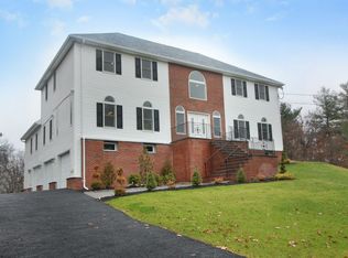 67 Holland Rd, Wakefield, MA 01880