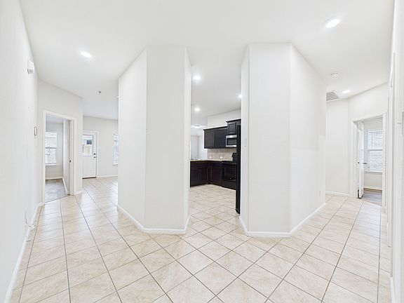 4th image of 9345 Herringbone Dr