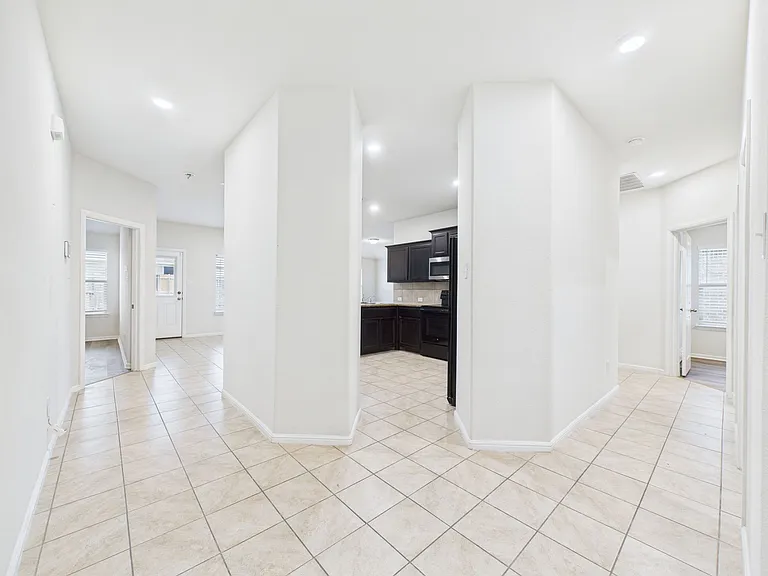 9345 Herringbone Dr — Photo 4