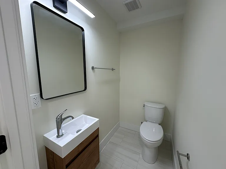 Ocean Reef Apartments — Photo 31