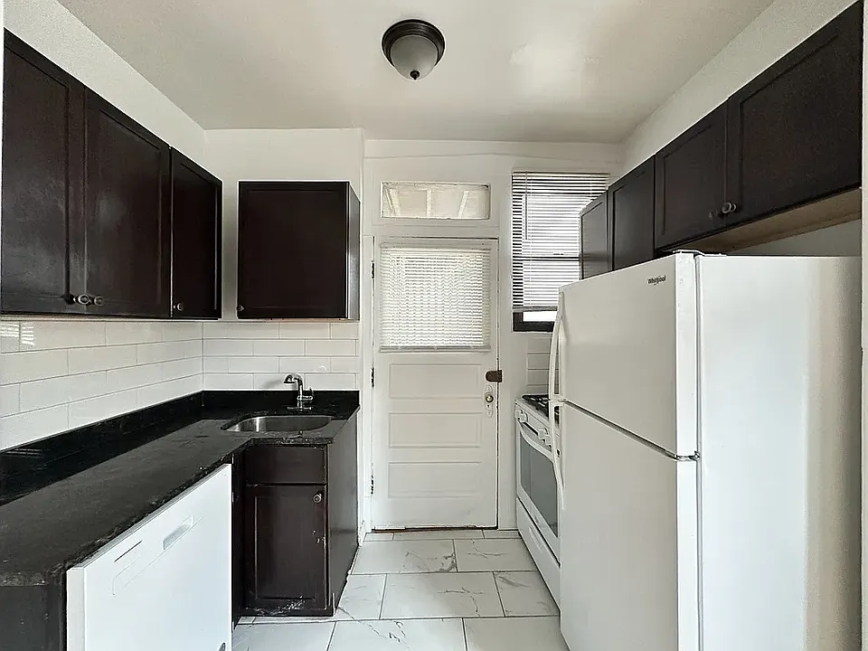 1317-25 W Estes Ave #1317-25