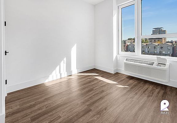 4th image of 2069 Honeywell Ave APT 5A