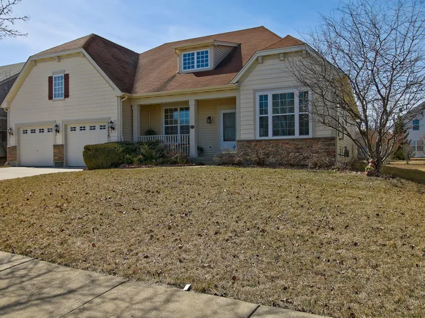 1975 W Greenleaf Dr, Round Lake, IL 60073