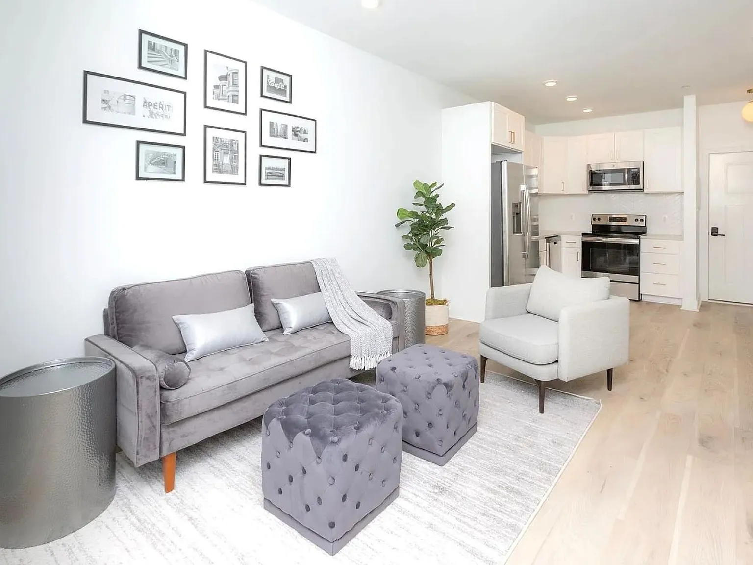 Beautiful Two-Bedroom/Two-Bathroom Apartment Home with Community Workspace Minutes Away! — Photo 2