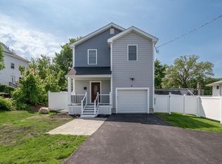 9 Hall St, Webster, MA 01570