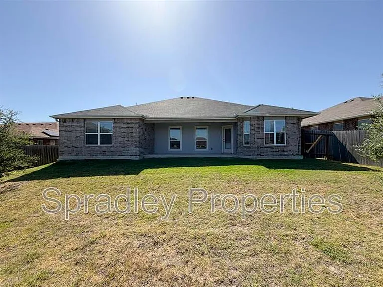 2214 Justice Dr — Photo 20