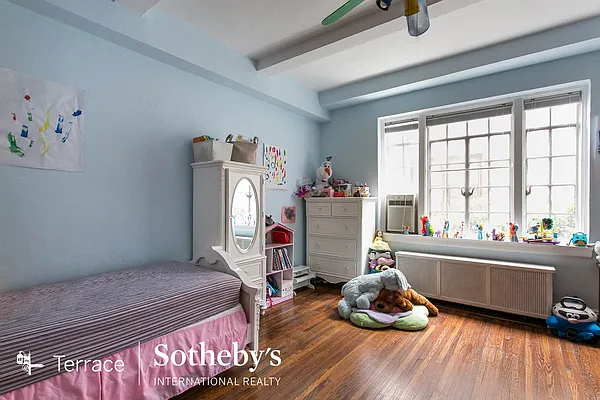 Sold by Terrace Sotheby's International Realty | media 34