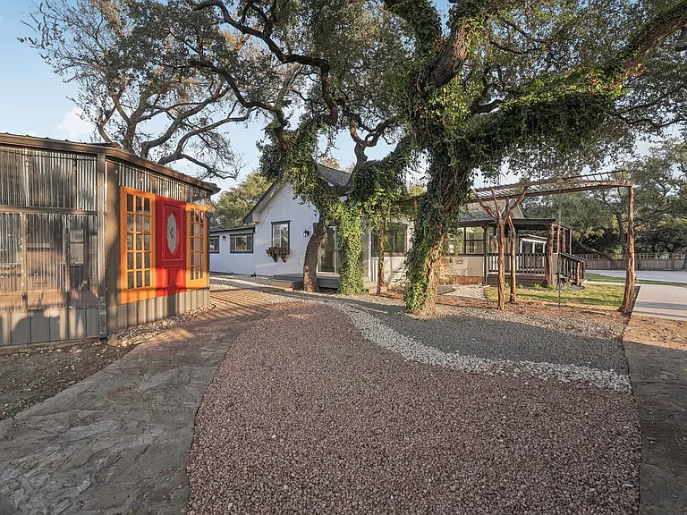 1739 Starwood Dr — Photo 11