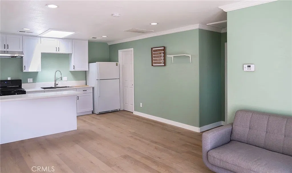4 bed, 1300 sqft, $3,600 — Photo 2