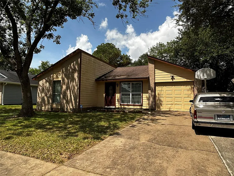 2123 Crosscoach Ln — Photo 3