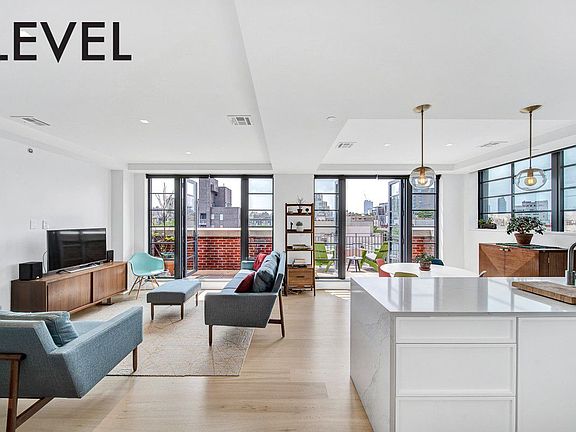 2nd image of 537 Lorimer St Unit Penthouse N