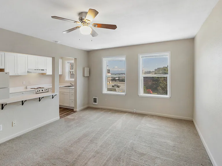 Kensington Apartments — Photo 29