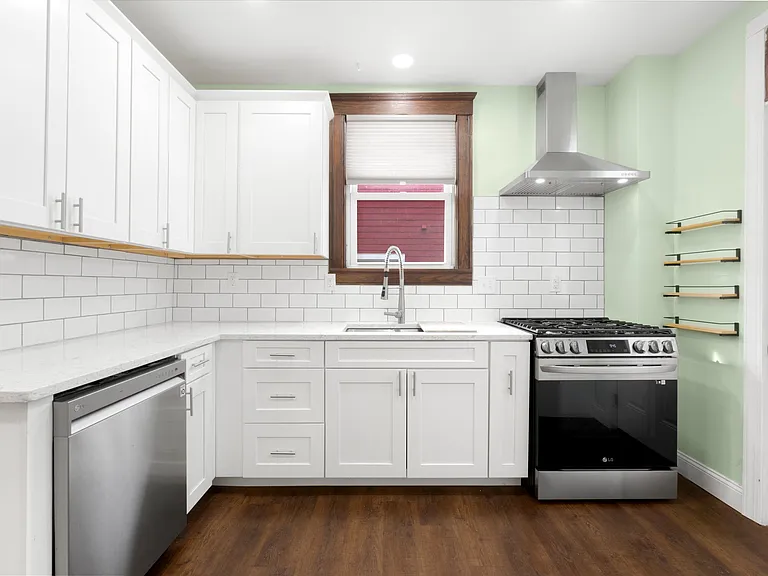 1216 Jackson St — Photo 10