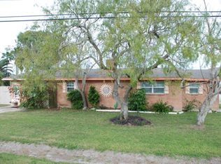 301 Copano Cove Rd, Rockport, TX 78382