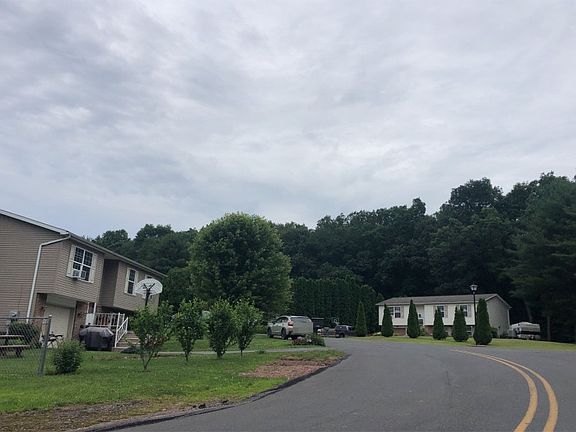 4th image of 190 Lenker Dr