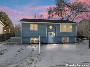 916 E Village Cir SE, Rochester, MN 55904