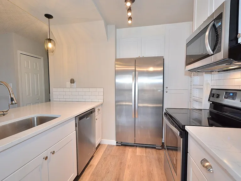 935 Saturn Dr #217 — Photo 9