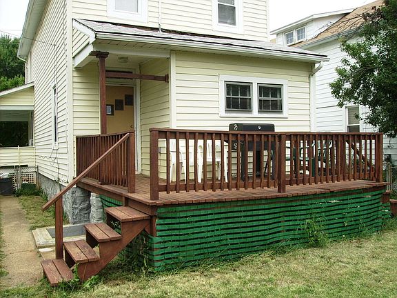 Deck overlooking spacious Fenced Back-yard
