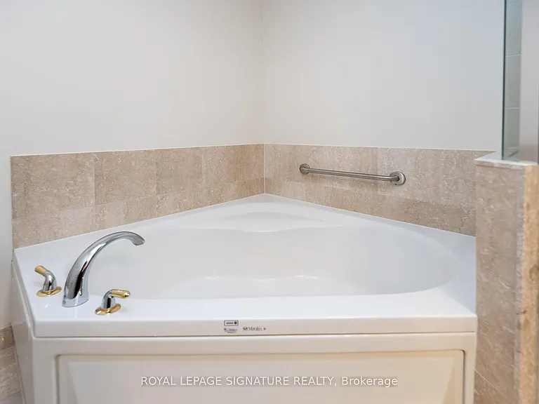 1101 Leslie St #1106 — Photo 23
