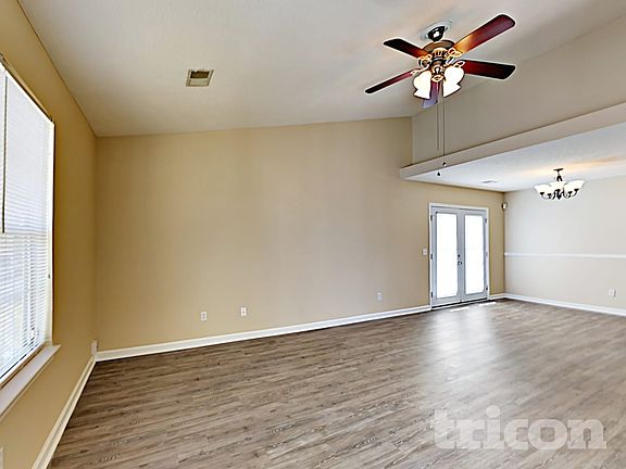 4th image of 1310 May Oak Cir