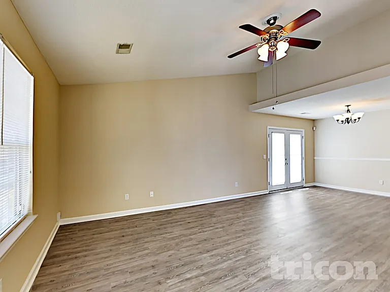 1310 May Oak Cir — Photo 4