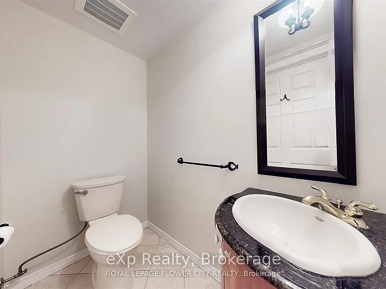85 William St N #401 — Photo 12